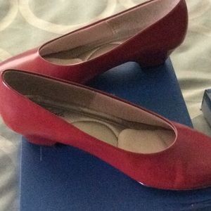 Hush Puppies red soft style low dress shoe
